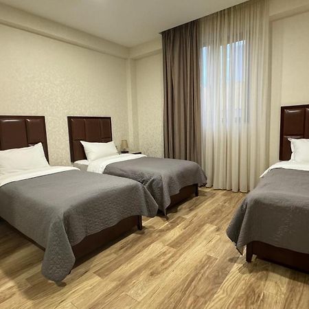 Aura Hotel Tbilisi Bagian luar foto