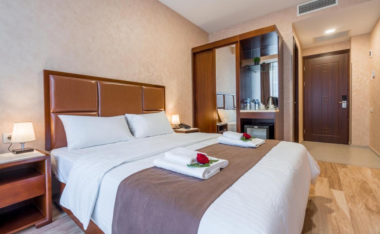 Aura Hotel Tbilisi Bagian luar foto