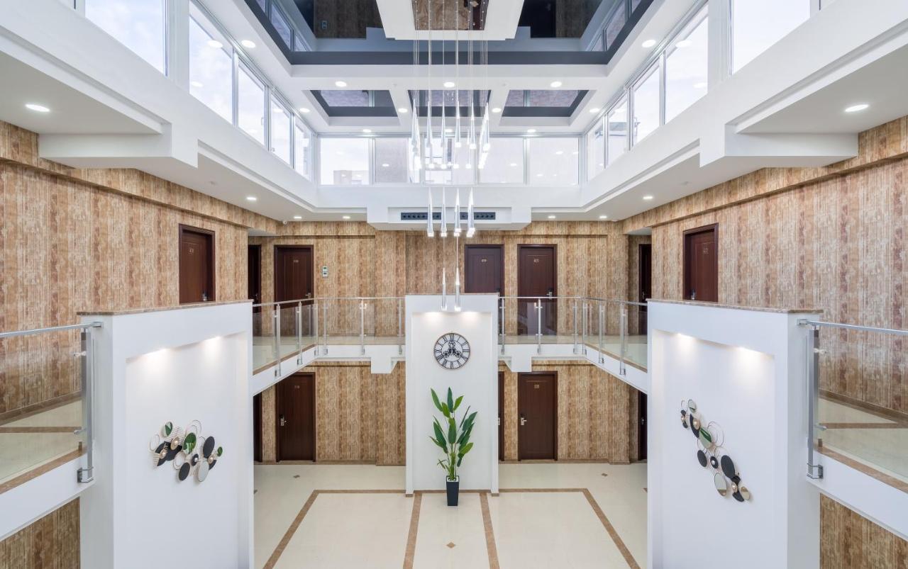 Aura Hotel Tbilisi Bagian luar foto