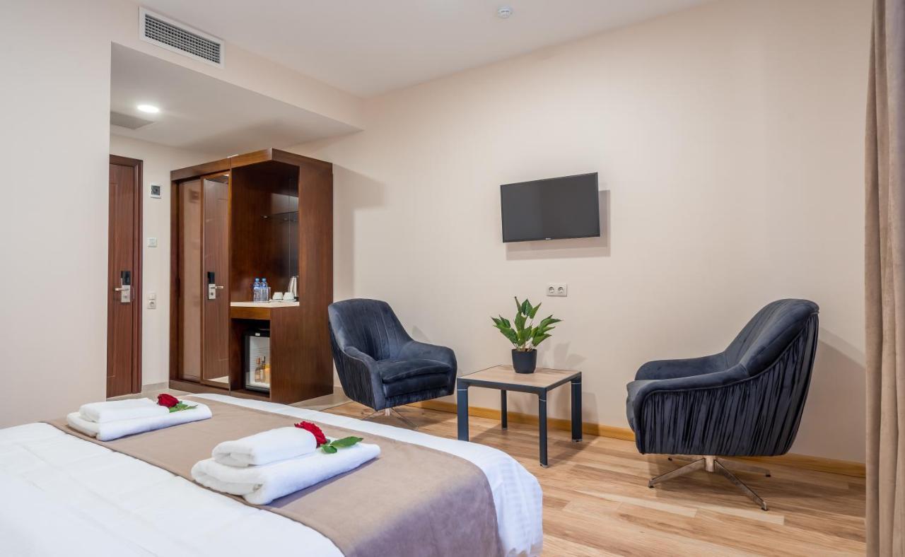 Aura Hotel Tbilisi Bagian luar foto
