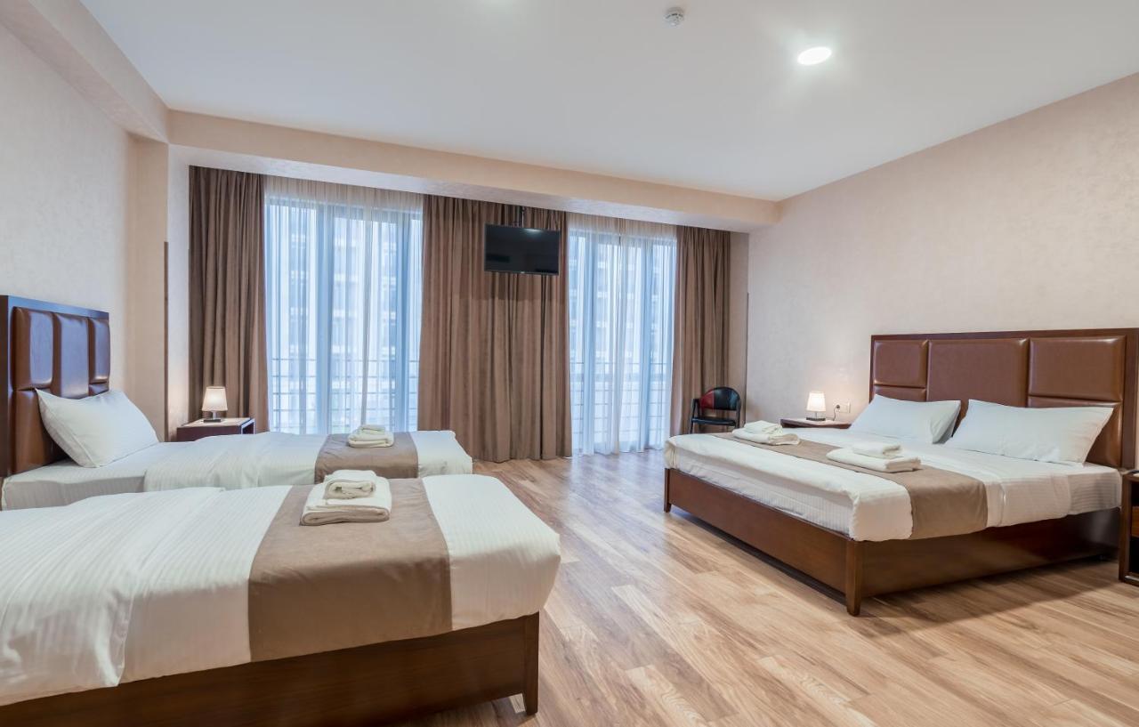 Aura Hotel Tbilisi Bagian luar foto