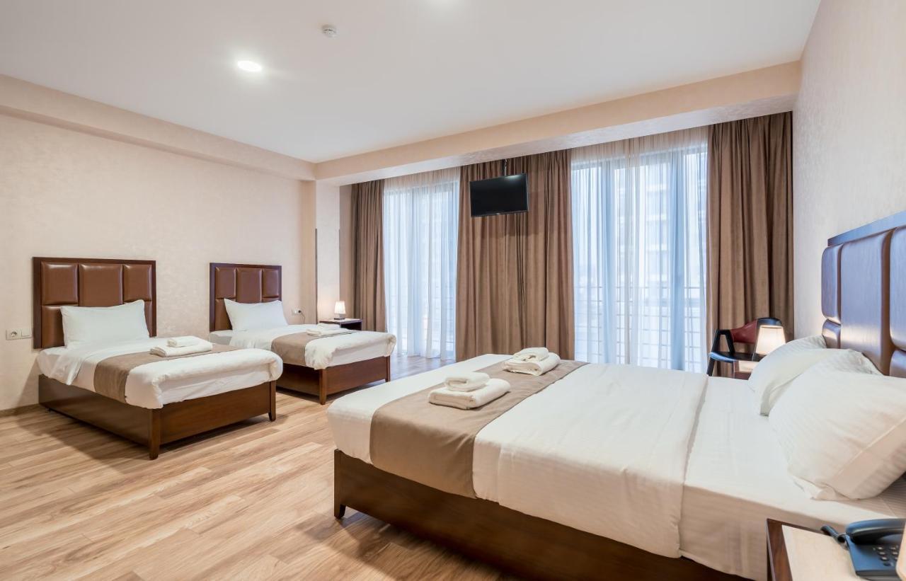 Aura Hotel Tbilisi Bagian luar foto