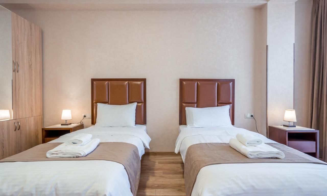 Aura Hotel Tbilisi Bagian luar foto