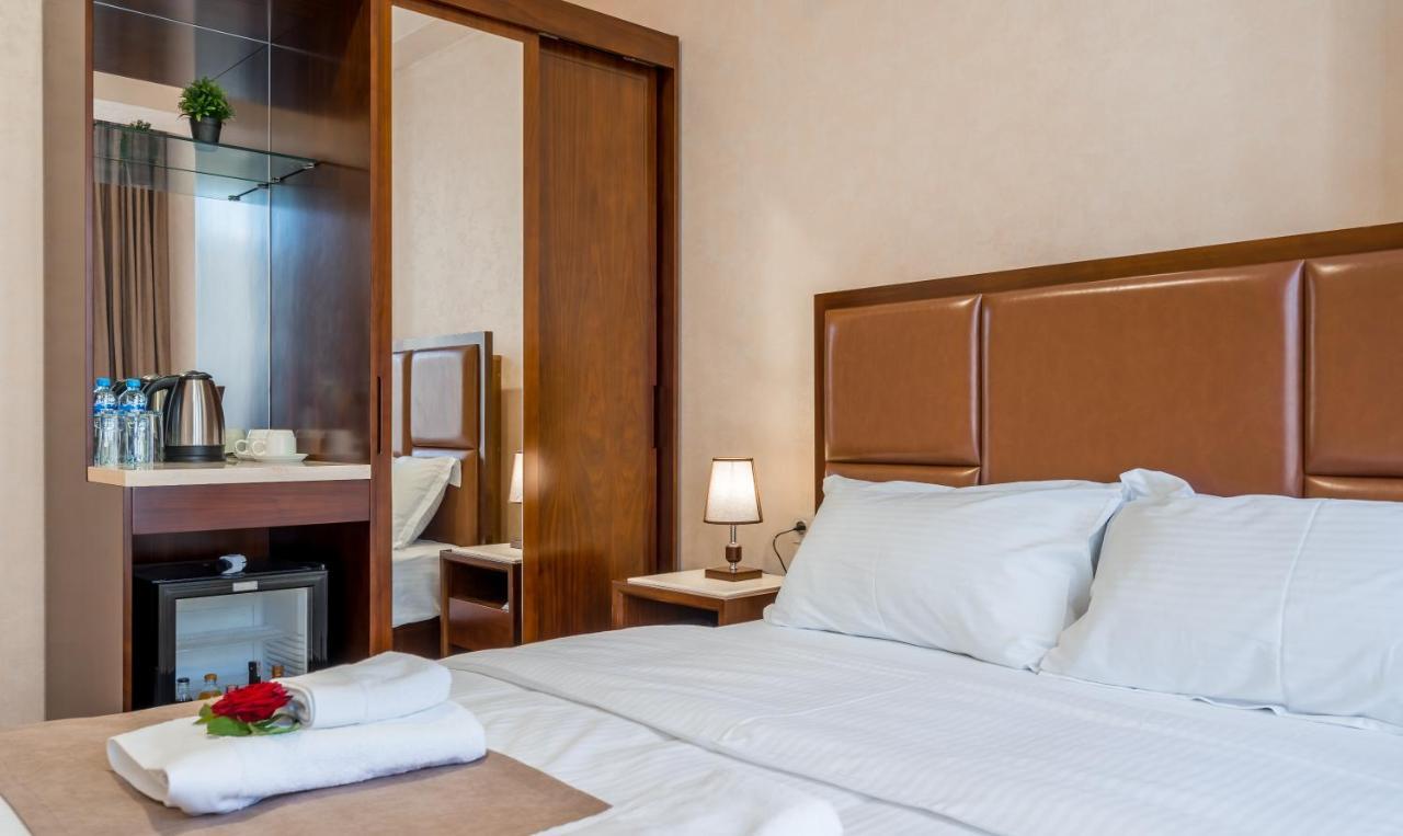 Aura Hotel Tbilisi Bagian luar foto