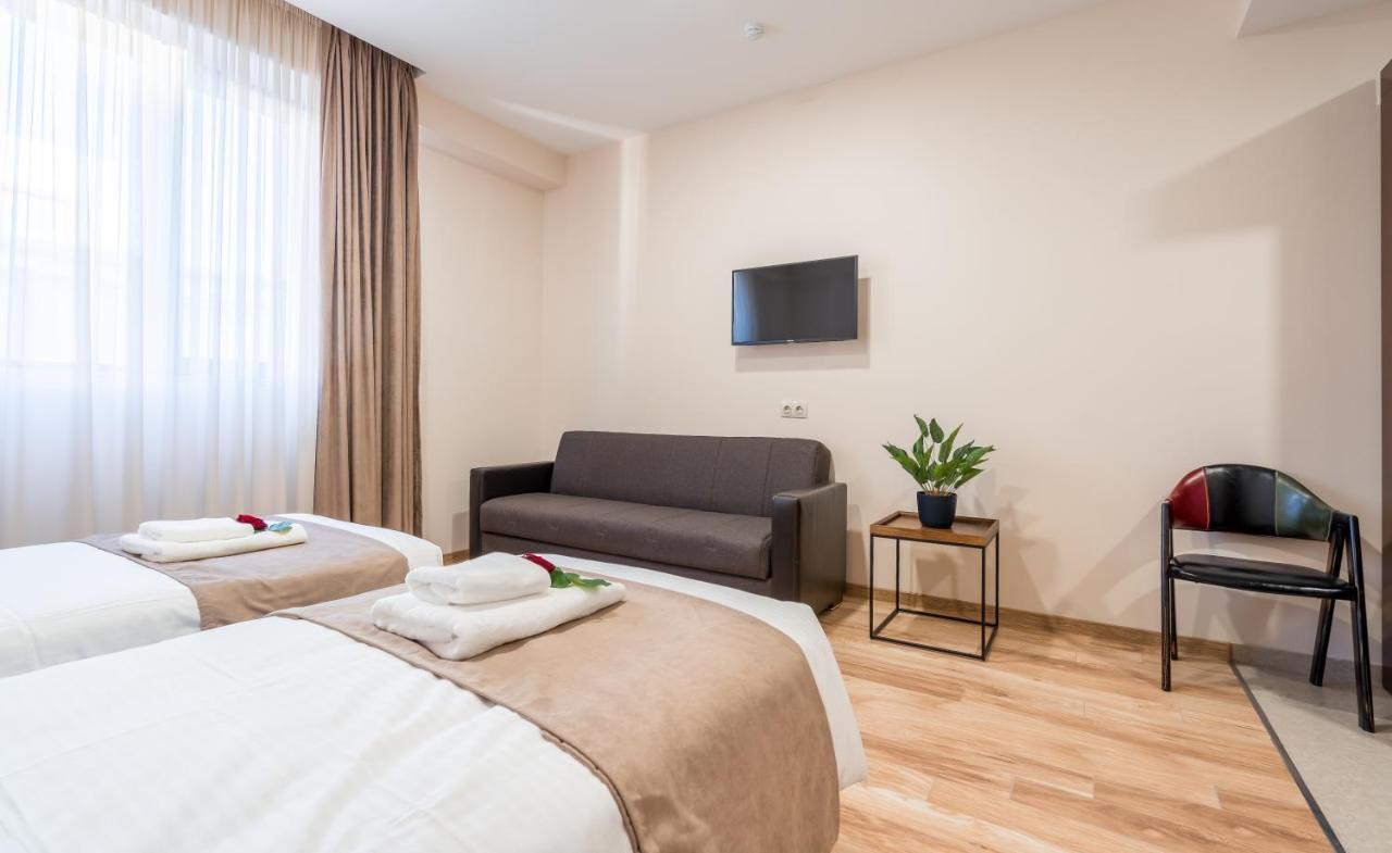 Aura Hotel Tbilisi Bagian luar foto