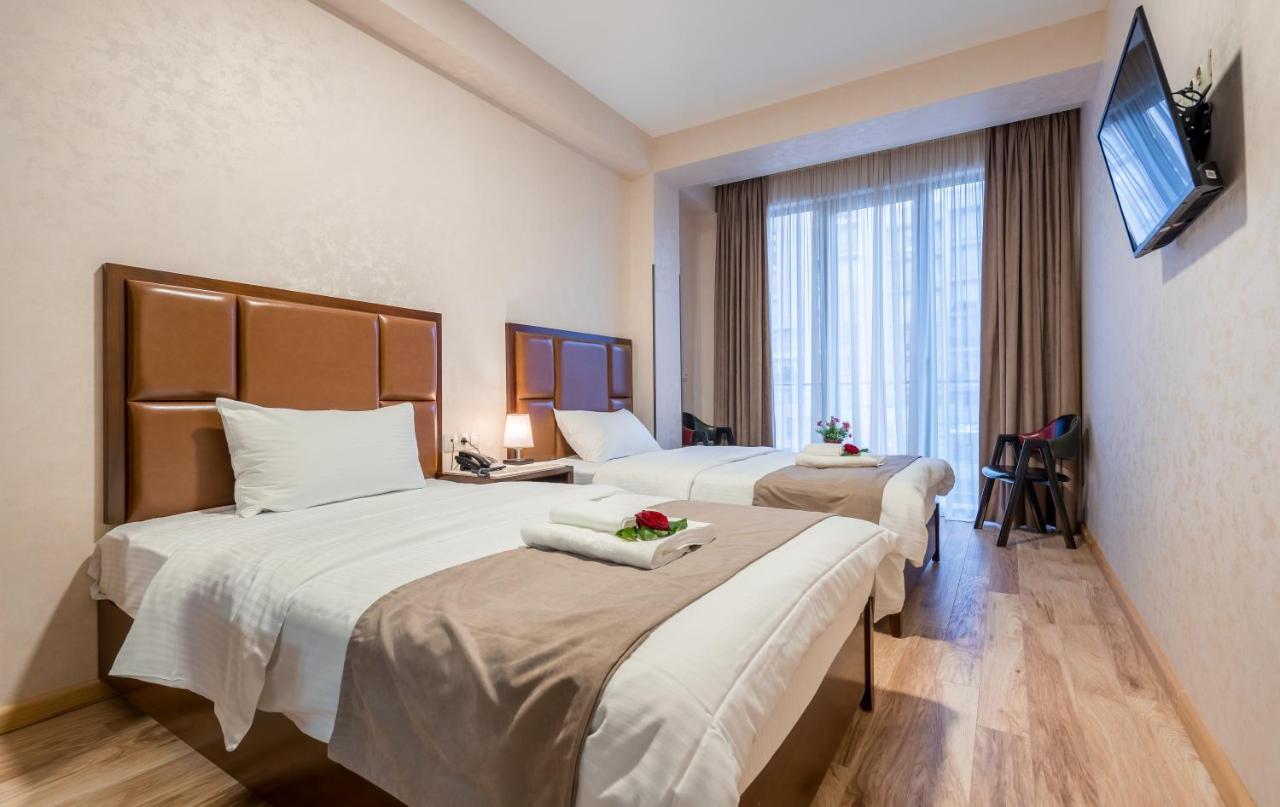 Aura Hotel Tbilisi Bagian luar foto