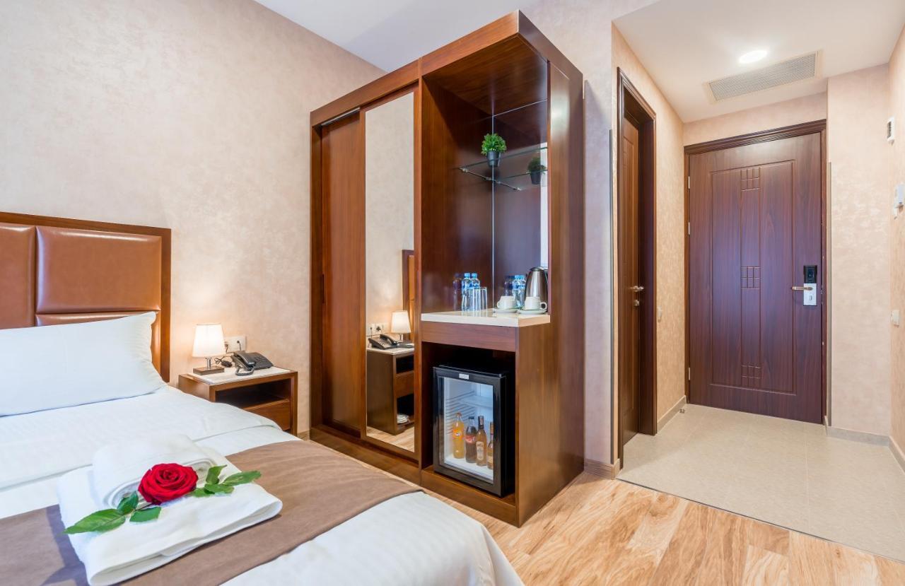 Aura Hotel Tbilisi Bagian luar foto