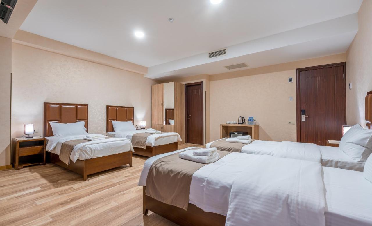 Aura Hotel Tbilisi Bagian luar foto