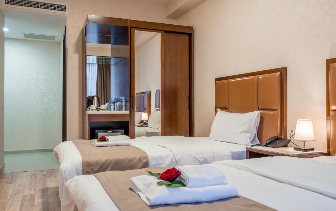 Aura Hotel Tbilisi Bagian luar foto