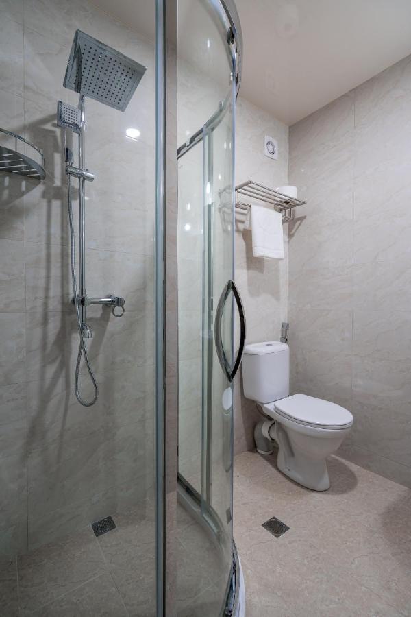 Aura Hotel Tbilisi Bagian luar foto