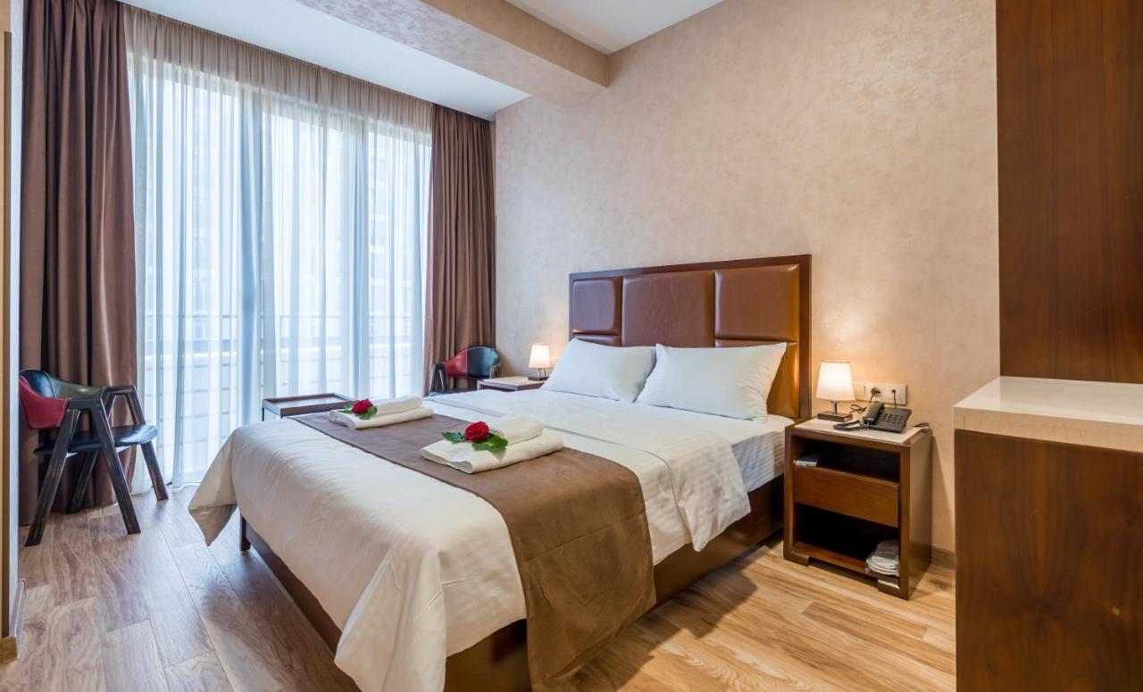 Aura Hotel Tbilisi Bagian luar foto